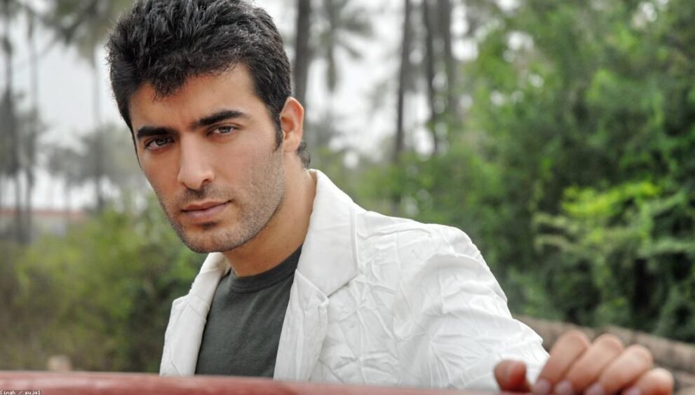 Hrithik Roshan's Cosmic Friendship: The Intersection of Bollywood and Sci-Fi in Project Hail Mary