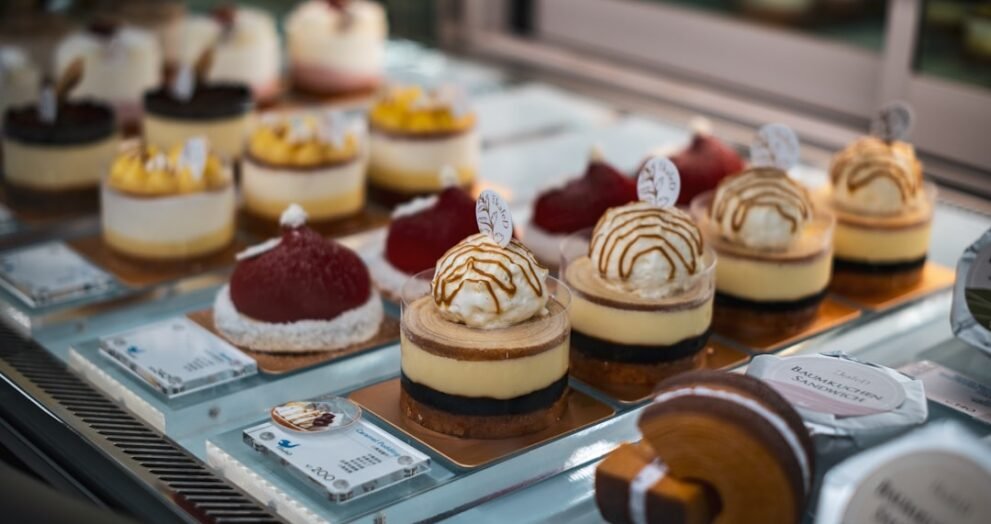 New Dessert Shop with Flower-Shaped Gelato Cones to Open in Henley