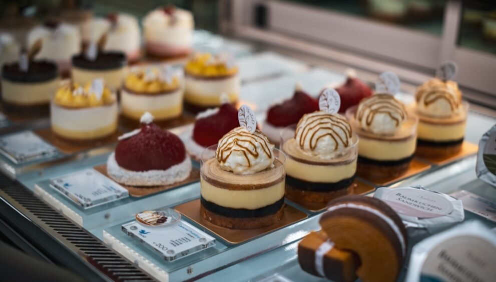 New Dessert Shop with Flower-Shaped Gelato Cones to Open in Henley