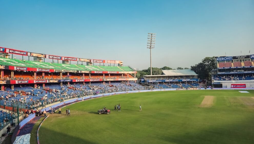 Jaideep Ahlawat Meets Virat Kohli Ahead of IPL 2026