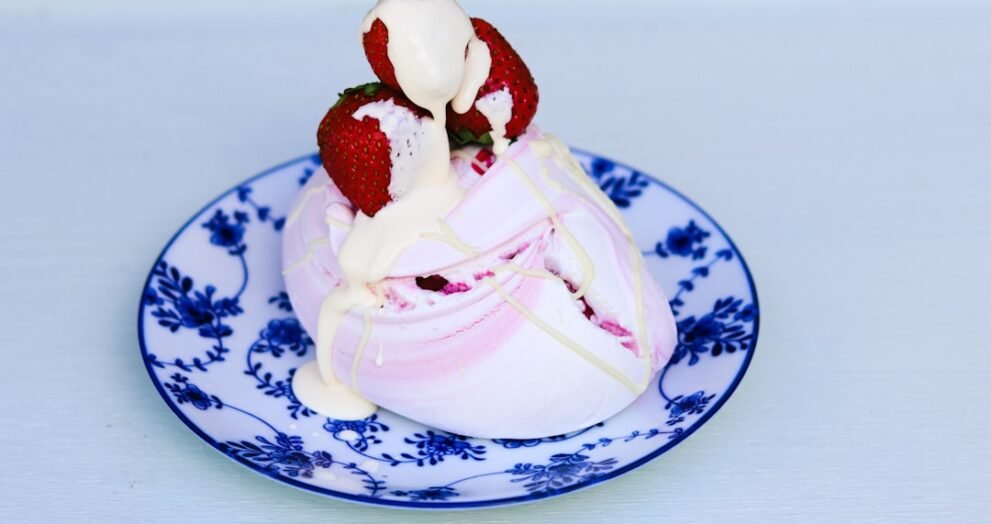 Viral Shaved-Ice Dessert in Chinatown Draws Attention