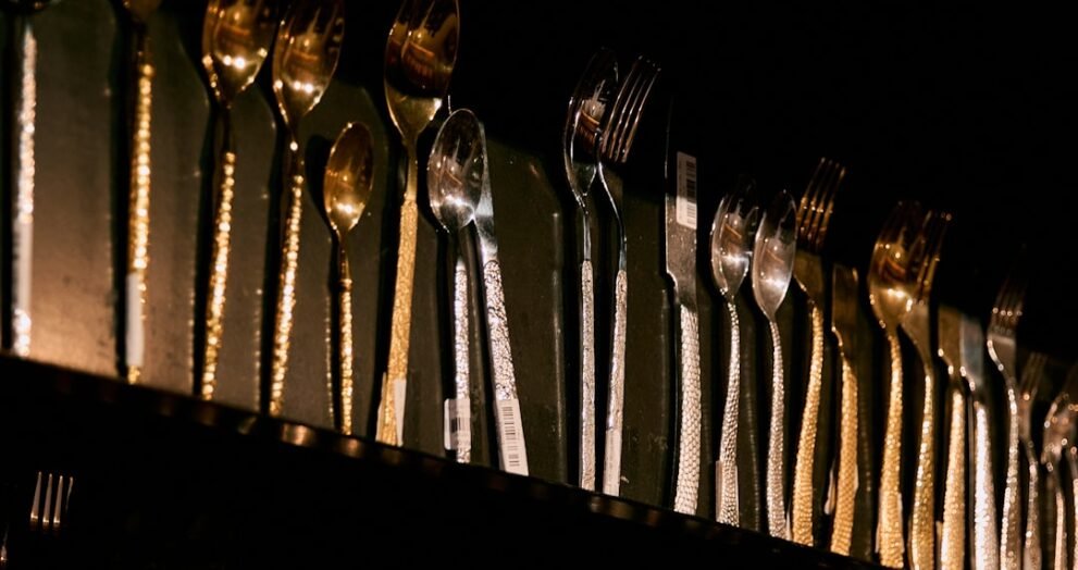 The Hidden Dangers of Common Kitchenware: Microplastics in Your Cooking Tools