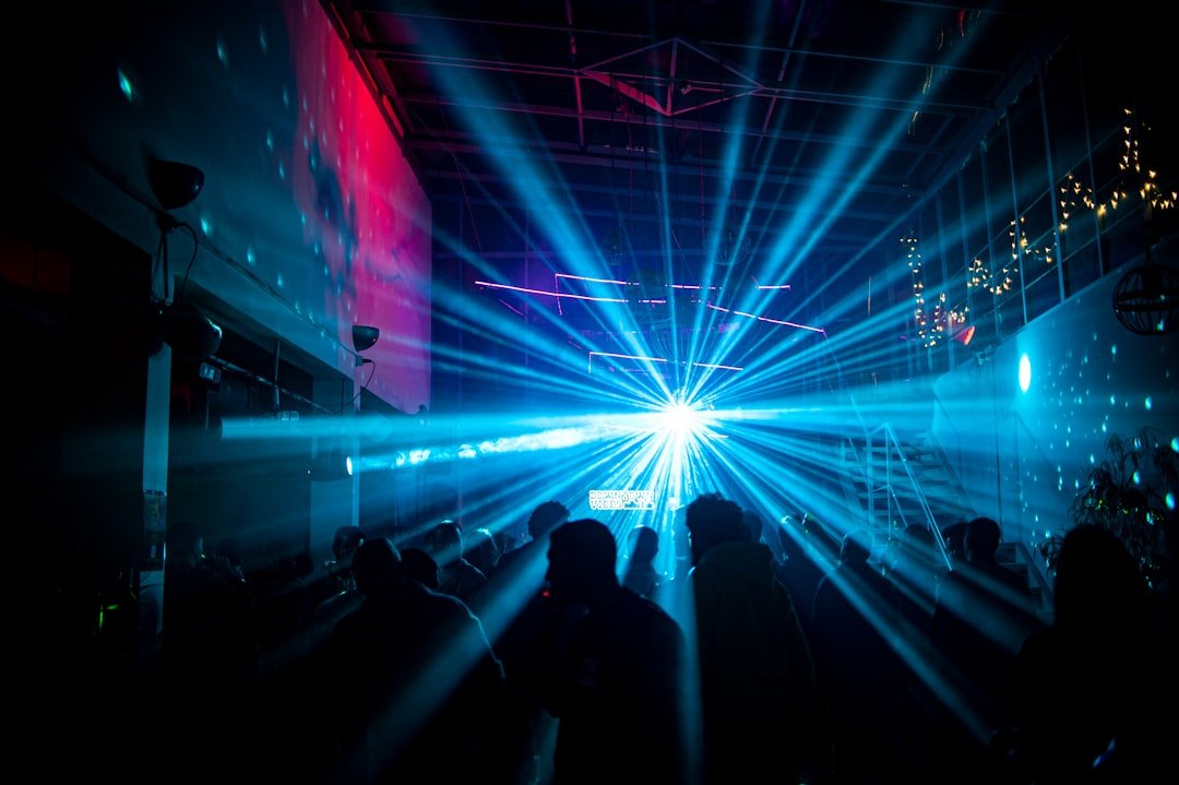 Nikki Falk to Perform at Roxy Encinitas