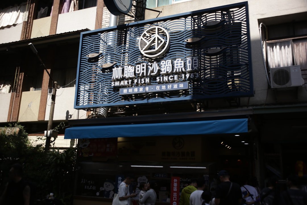 Americans Reduce Food Spending to Afford Rising Gas Prices