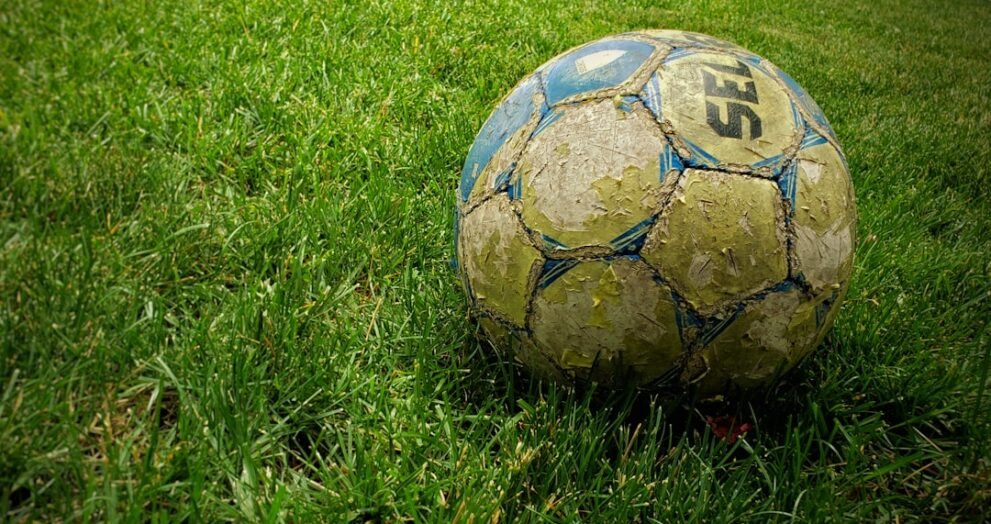 College Football Week 1 Predictions Highlight LSU-Clemson, Notre Dame-Wisconsin Matchups