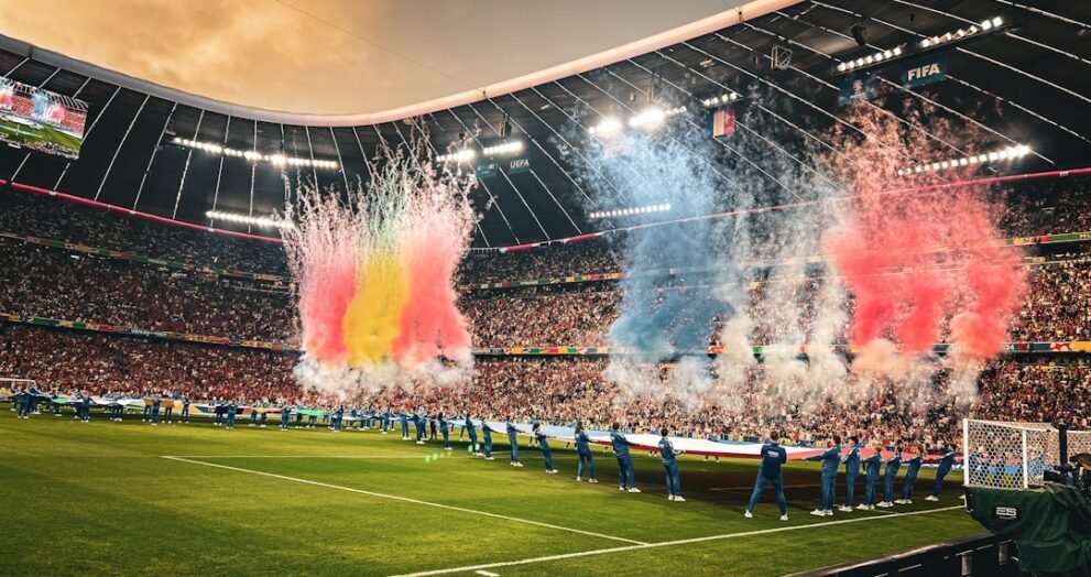 Top 2027 Football Prospect Commits to USC, Passing on Notre Dame