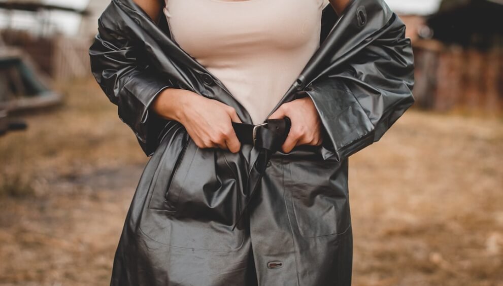 Coach Sydney Carter Prepares for Elite Eight with Fashion Focus