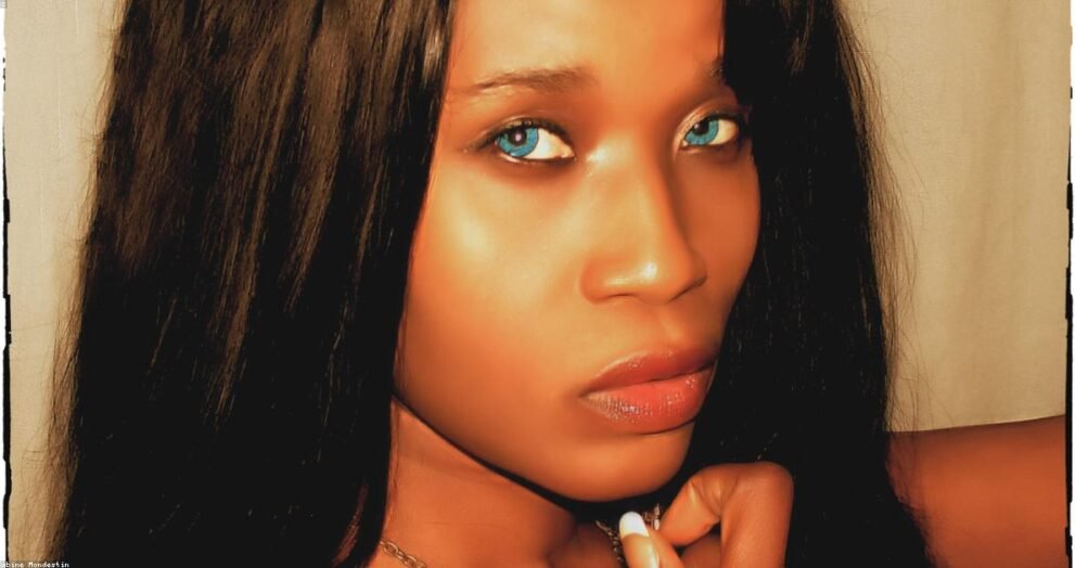 Supermodel Visits Vancouver, Enjoys Cherry Blossom Season