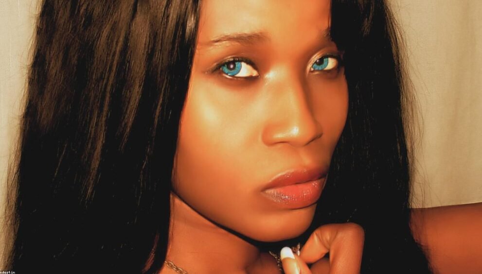 Supermodel Visits Vancouver, Enjoys Cherry Blossom Season