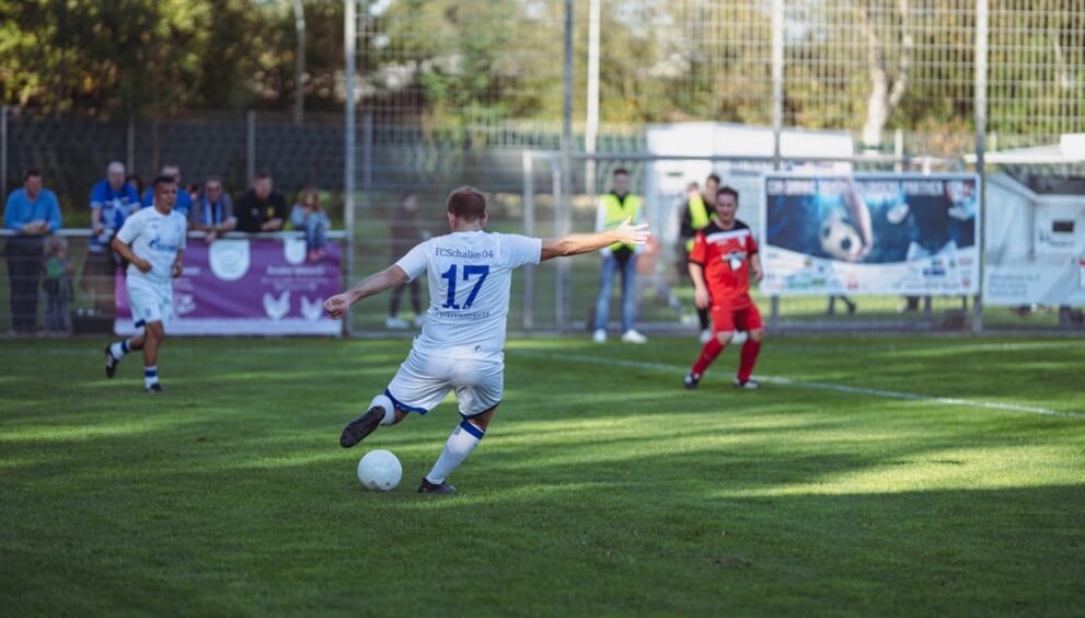Charles Huff Highlights Standout Players in Memphis Spring Practices