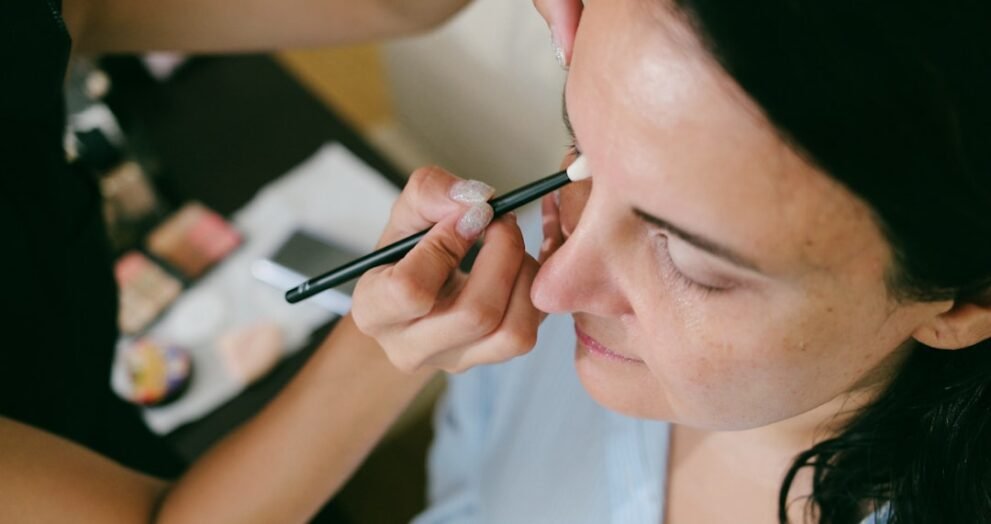 Celebrity Cosmetologist Offers Tips to Prevent Sun Damage