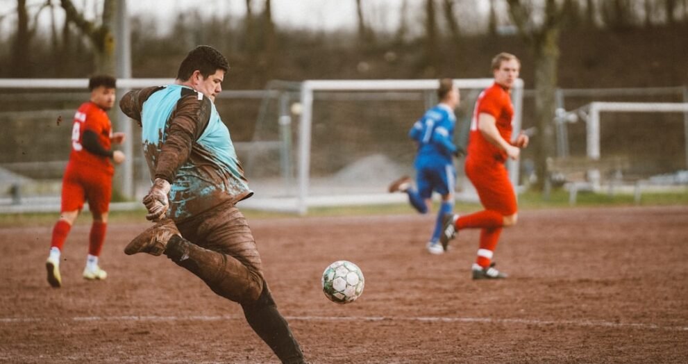 Moanalua Dominates Castle with 72-Point Victory in Flag Football