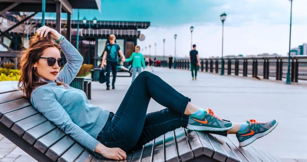 Late Twenties Identified as Toughest Age for Making Friends