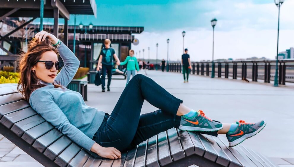 Late Twenties Identified as Toughest Age for Making Friends