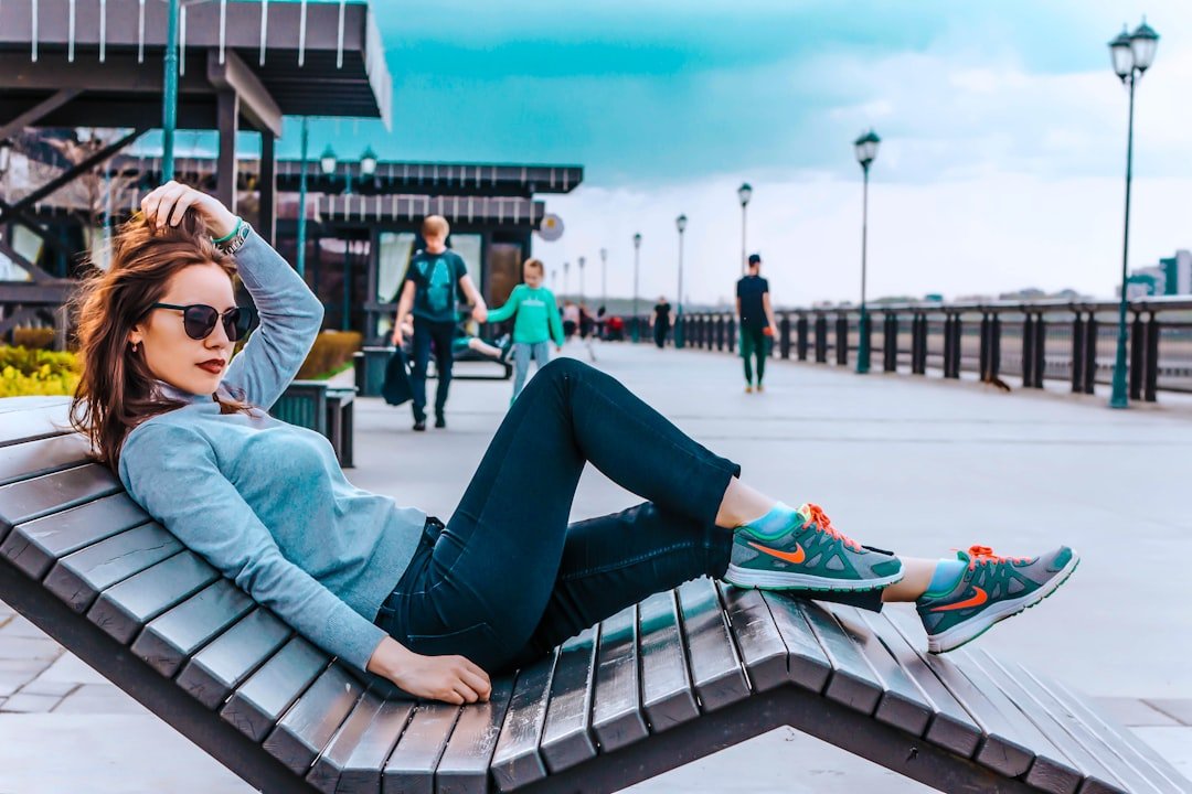 Late Twenties Identified as Toughest Age for Making Friends