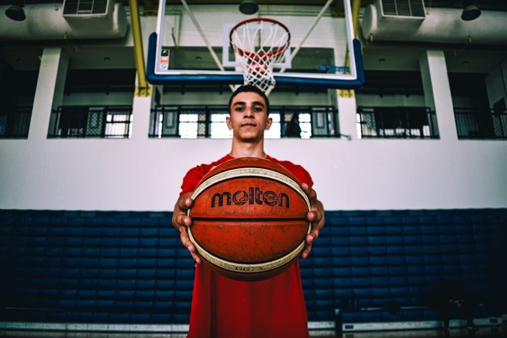 Maxwell Hiller Commits to Florida Basketball Program