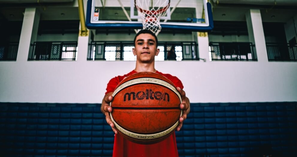 Maxwell Hiller Commits to Florida Basketball Program