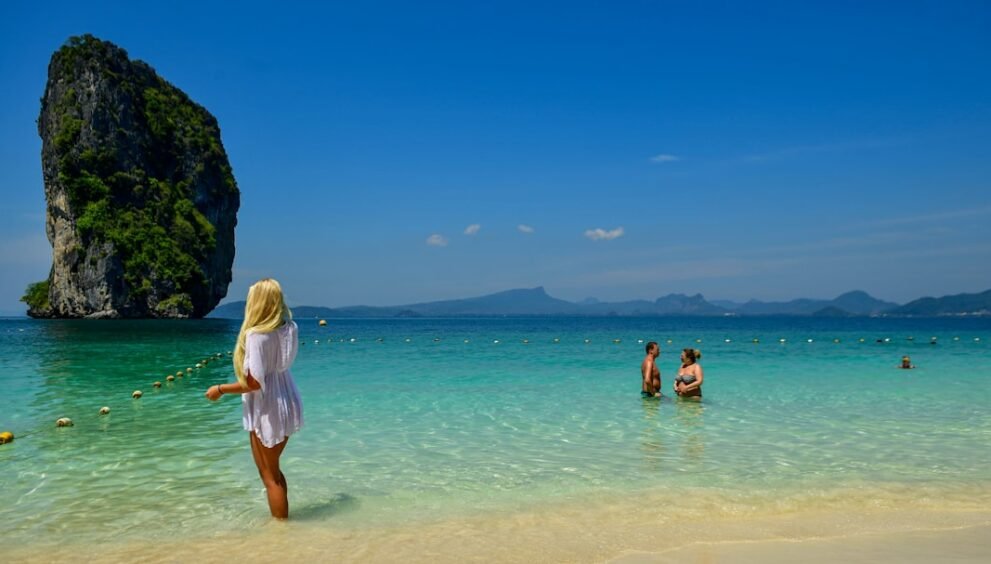 Summer Travel Costs Rise; Tips for Budget-Conscious Travelers