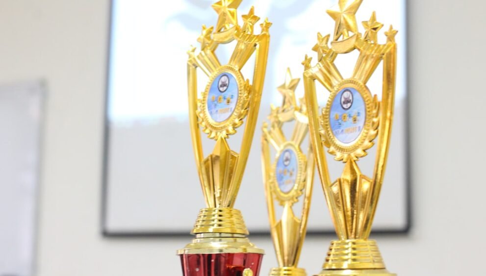 Doechii Commends Stylist Sam Woolf at Los Angeles Fashion Awards