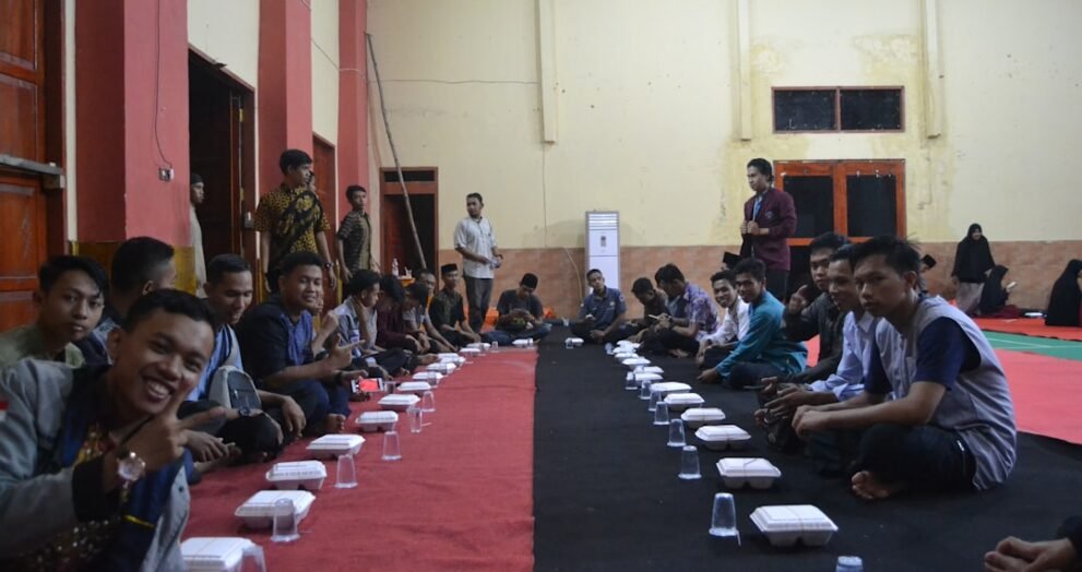 Sindarov Claims Candidates Tournament Title; Vaishali Wins Women's Event