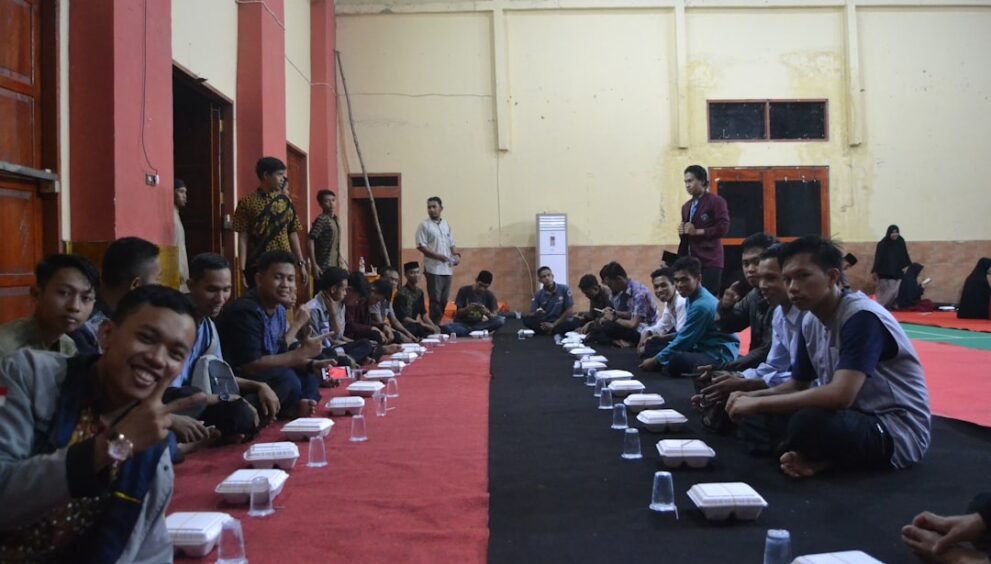 Sindarov Claims Candidates Tournament Title; Vaishali Wins Women's Event