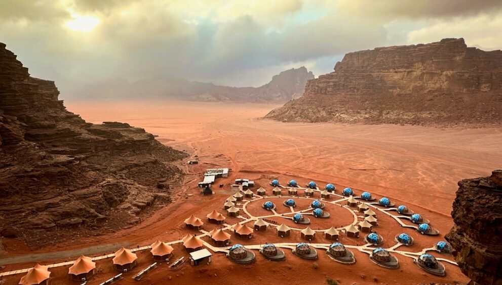 Qantas to Launch Record-Breaking 22-Hour Nonstop Flights