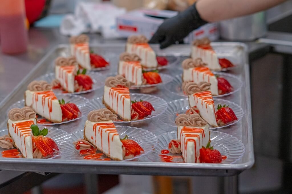 New Dessert Carrier for Pies and Cupcakes Launches with Versatile Features