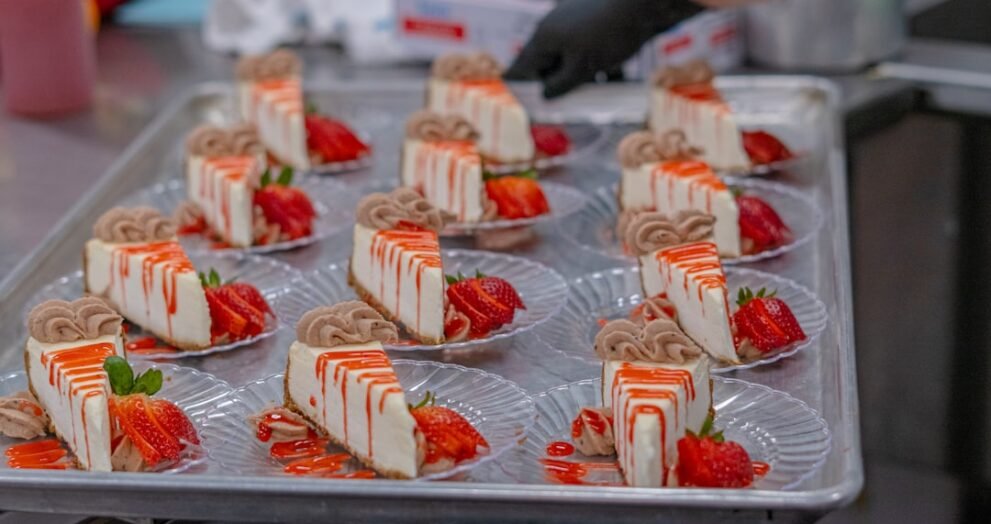 New Dessert Carrier for Pies and Cupcakes Launches with Versatile Features