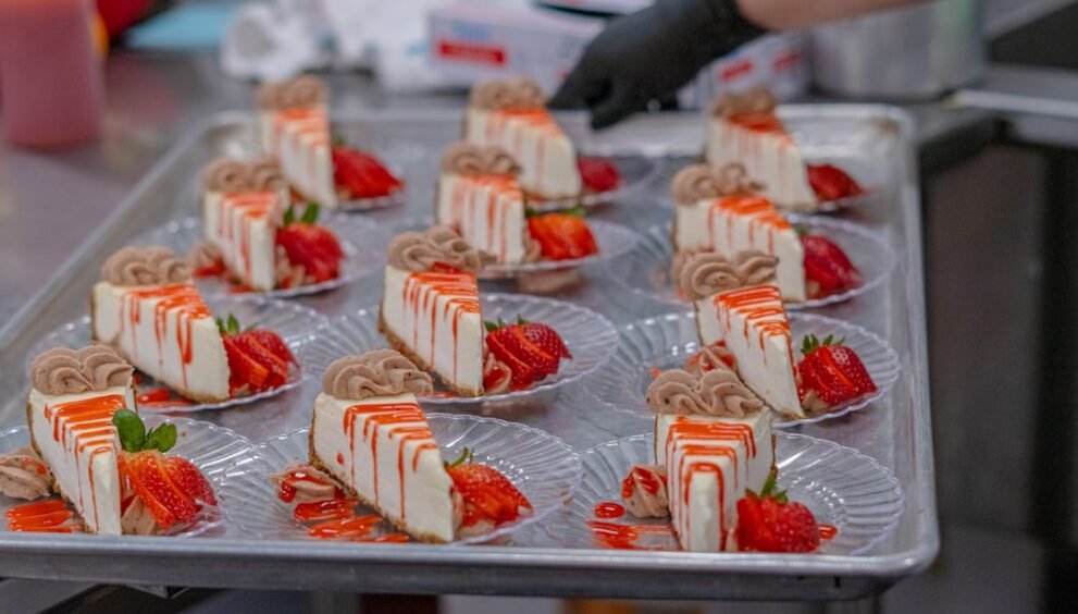 New Dessert Carrier for Pies and Cupcakes Launches with Versatile Features