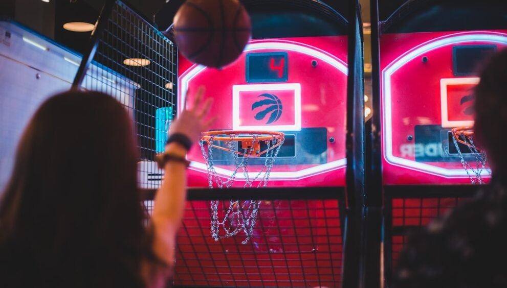 Kevin Durant to Miss Game 1 of NBA Playoffs Against Lakers