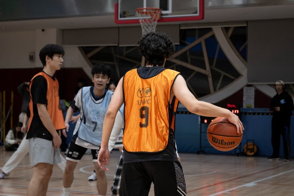 UH Women's Basketball Secures Justice Carlton from Transfer Portal