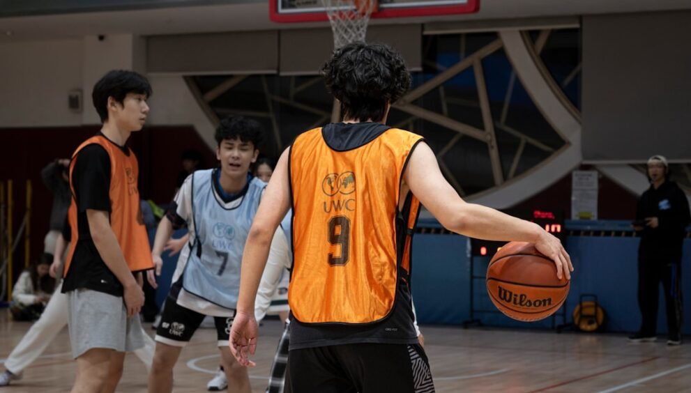 UH Women's Basketball Secures Justice Carlton from Transfer Portal