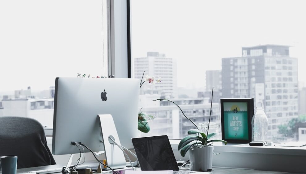 Celebrate Small Business Promotion Week with Smash Toast & Folklore Grove Bookstore