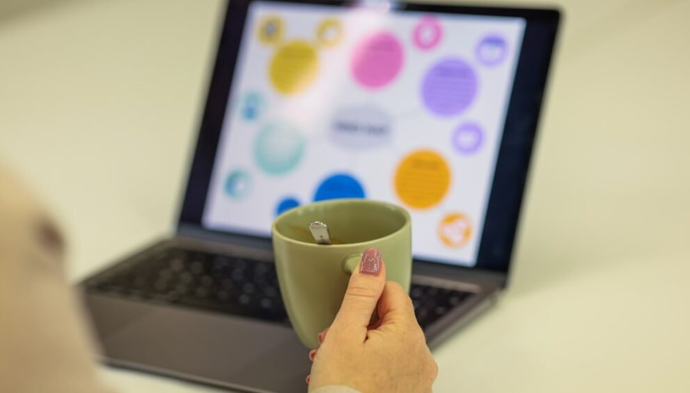 Minted's Journey: Balancing Artist-Led Business with AI Innovation