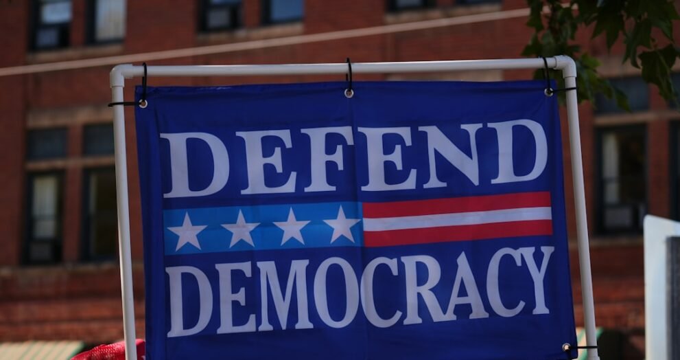 Fractures Emerge in Los Angeles Politics Amid Rising Dissatisfaction