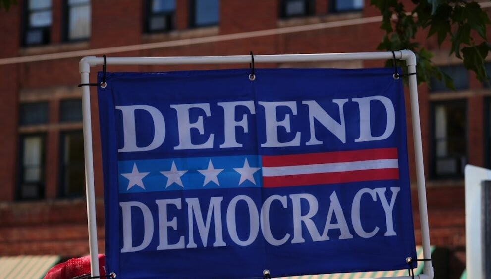 Fractures Emerge in Los Angeles Politics Amid Rising Dissatisfaction