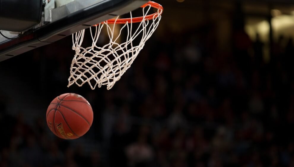 Geno Auriemma to Return to WNBA as Commentator for Dallas Wings vs. New York Liberty