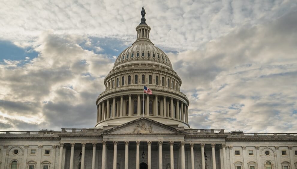 Life Expectancy Higher in Democratic House Districts, Study Finds