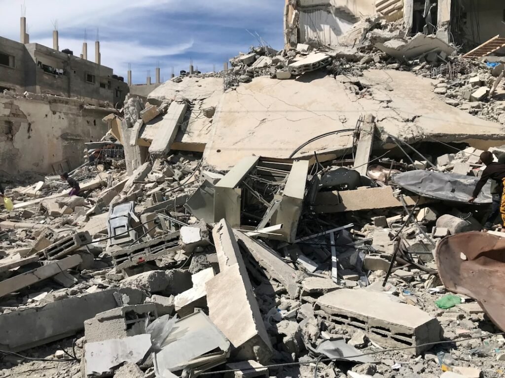 Tangshan Earthquake's Impact on Family Histories and Migration