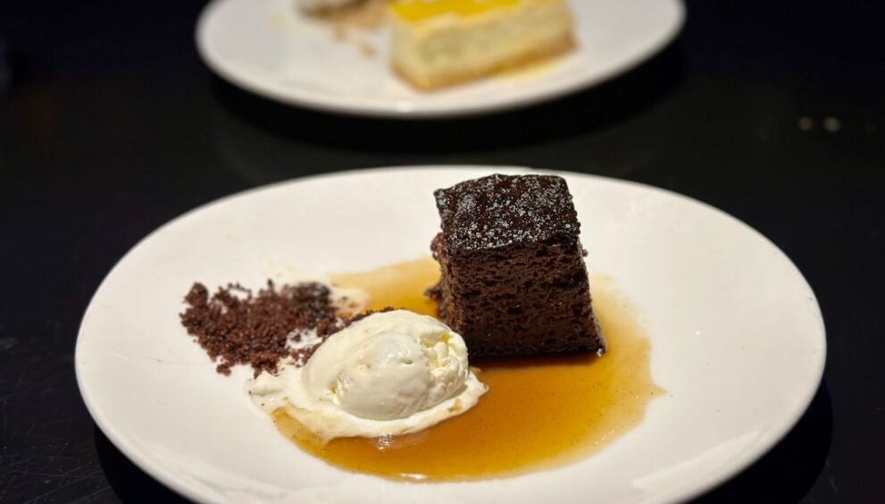 Sam's Club Freezer Desserts Outperform Bakeries in Quality and Price