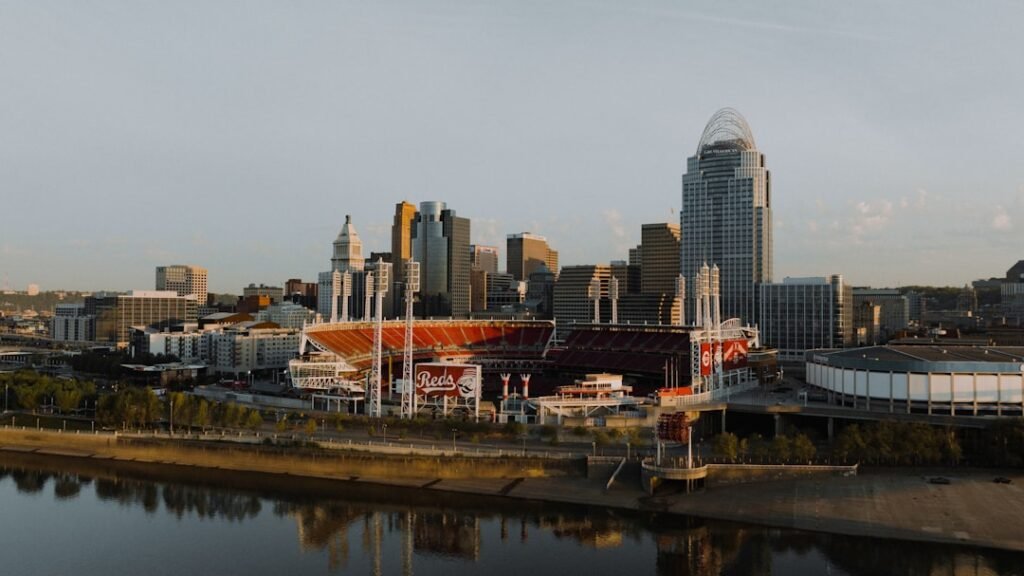 Discover Cincinnati's Charming Suburb: A Foodie's Paradise and Entertainment Hub