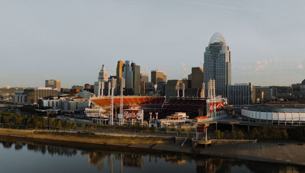 Discover Cincinnati's Charming Suburb: A Foodie's Paradise and Entertainment Hub