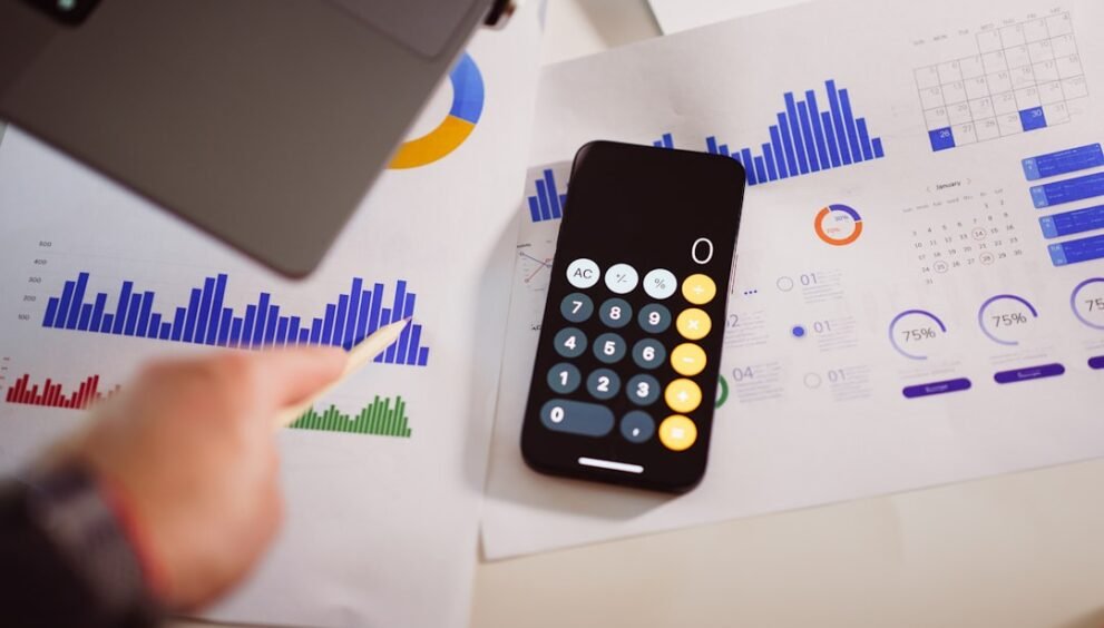 Data Analytics vs. Tech Product Management: Key Comparisons