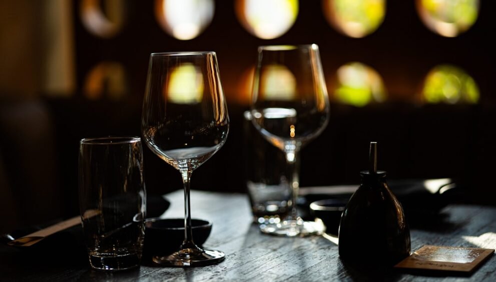 Shift from Pubs to Restaurants for First Dates in London