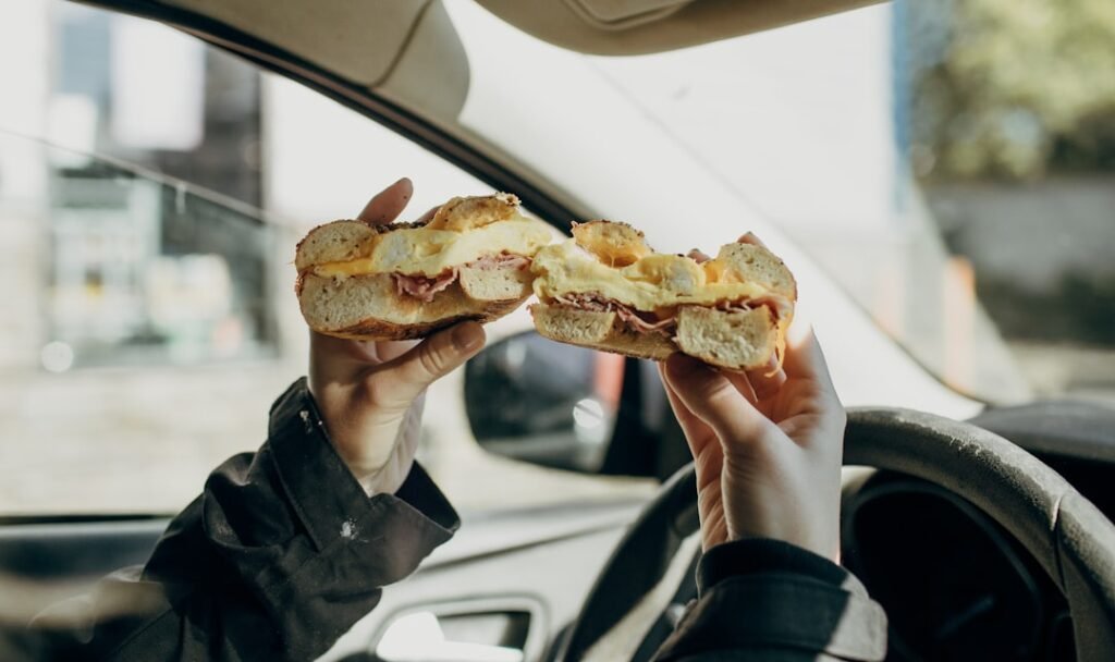 Late Breakfast Consumption Linked to Reduced Longevity, Study Finds