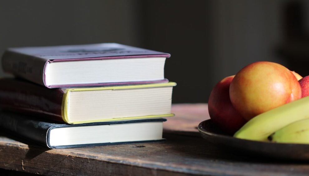 Simple 4-Ingredient Dinner Recipe from Vintage Cookbook Gains Popularity